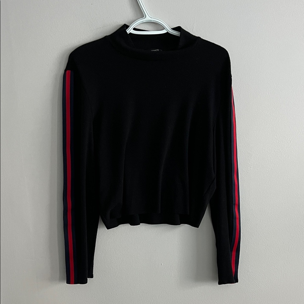 Black cropped long sleeve sweatshirt ribbon sleeve design